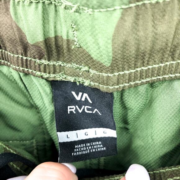 RVCA Men's Yogger IV Shorts Large Green Camouflage Athletic Unlined NWT - Picture 11 of 16